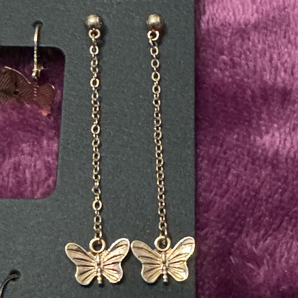 Steve Madden pierced earring set! 7 pairs in gold finish! Butterflies and more! - Picture 4 of 5